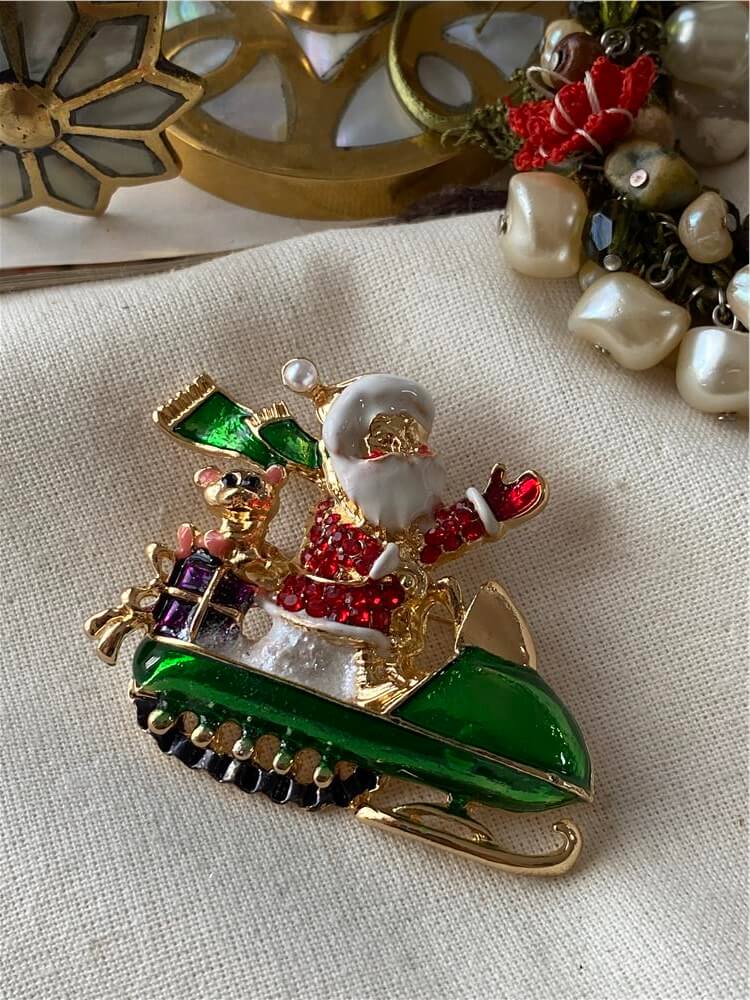 Kızaklı Noel Baba Broş