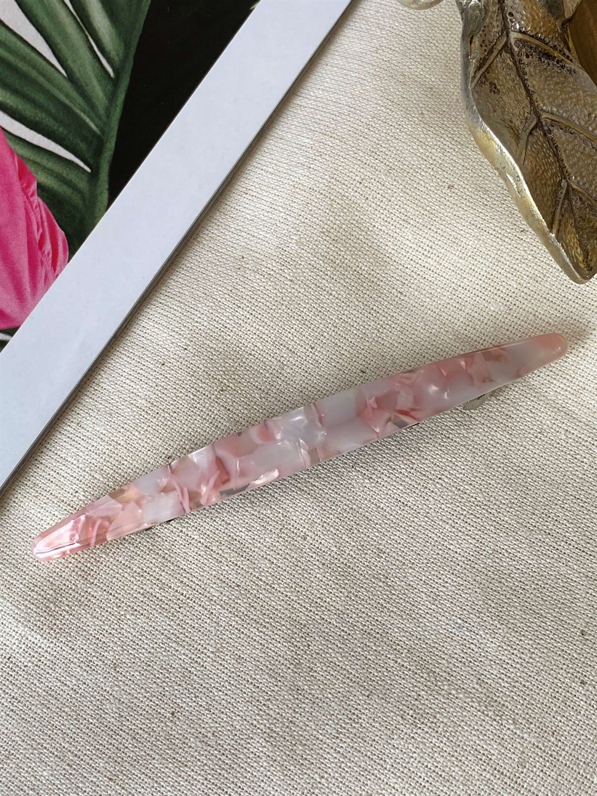 Leaf Pembe Toka