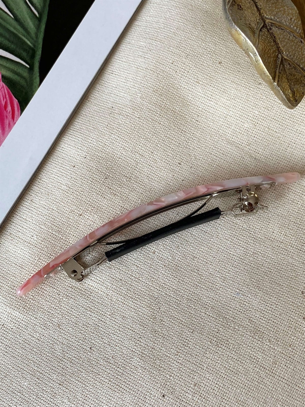 Leaf Pembe Toka