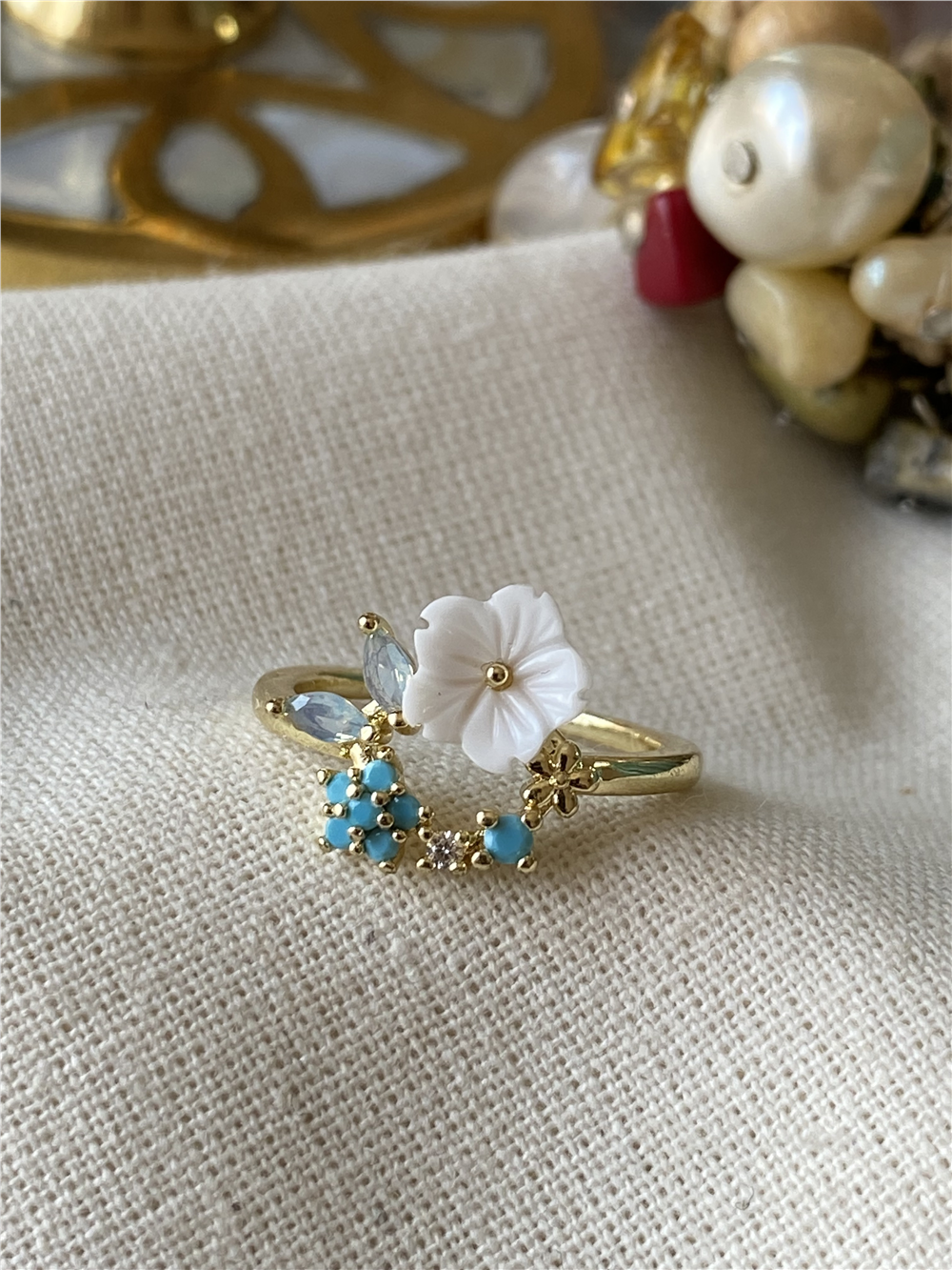 Mavi Taşlı Floral Yüzük