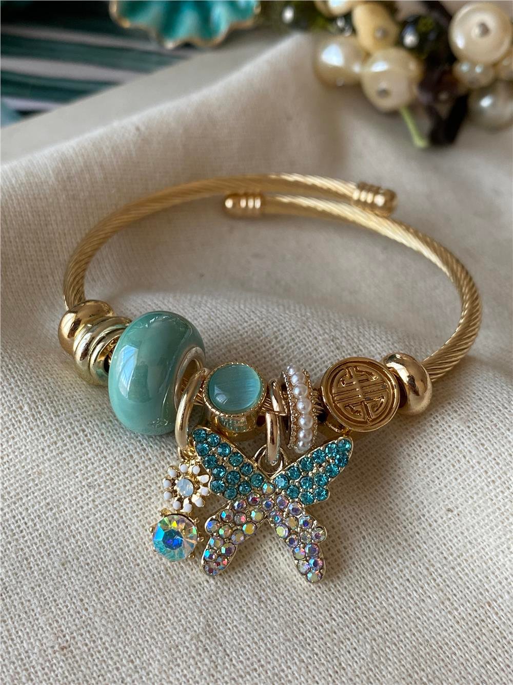 Mavi Taşlı Kelebek Charmlı Bileklik