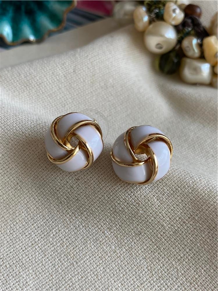 Mini Beyaz Loop Küpe