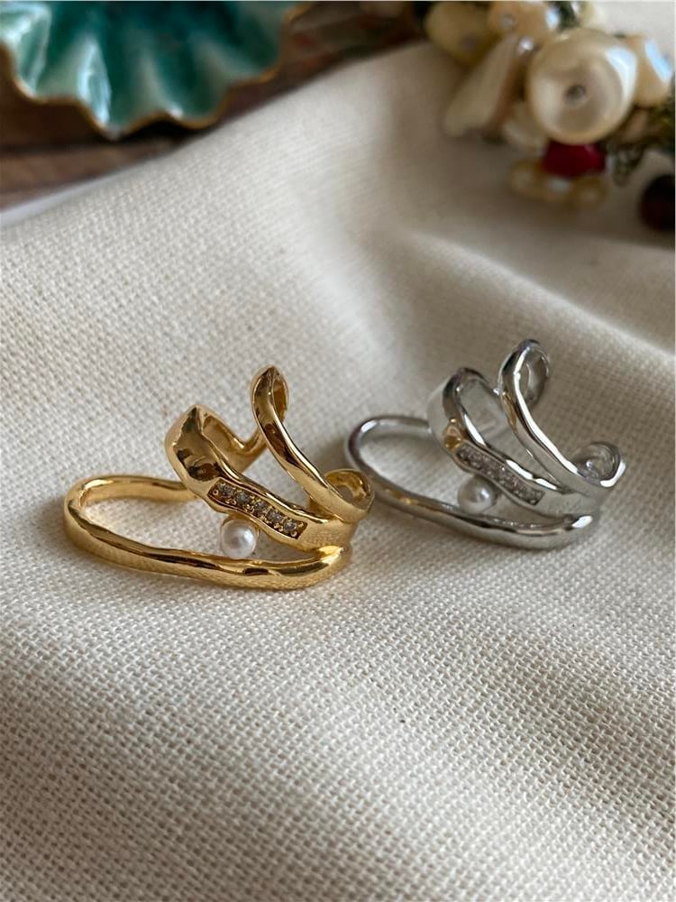 Mini İnci Detaylı Trio Kıkırdak Küpe