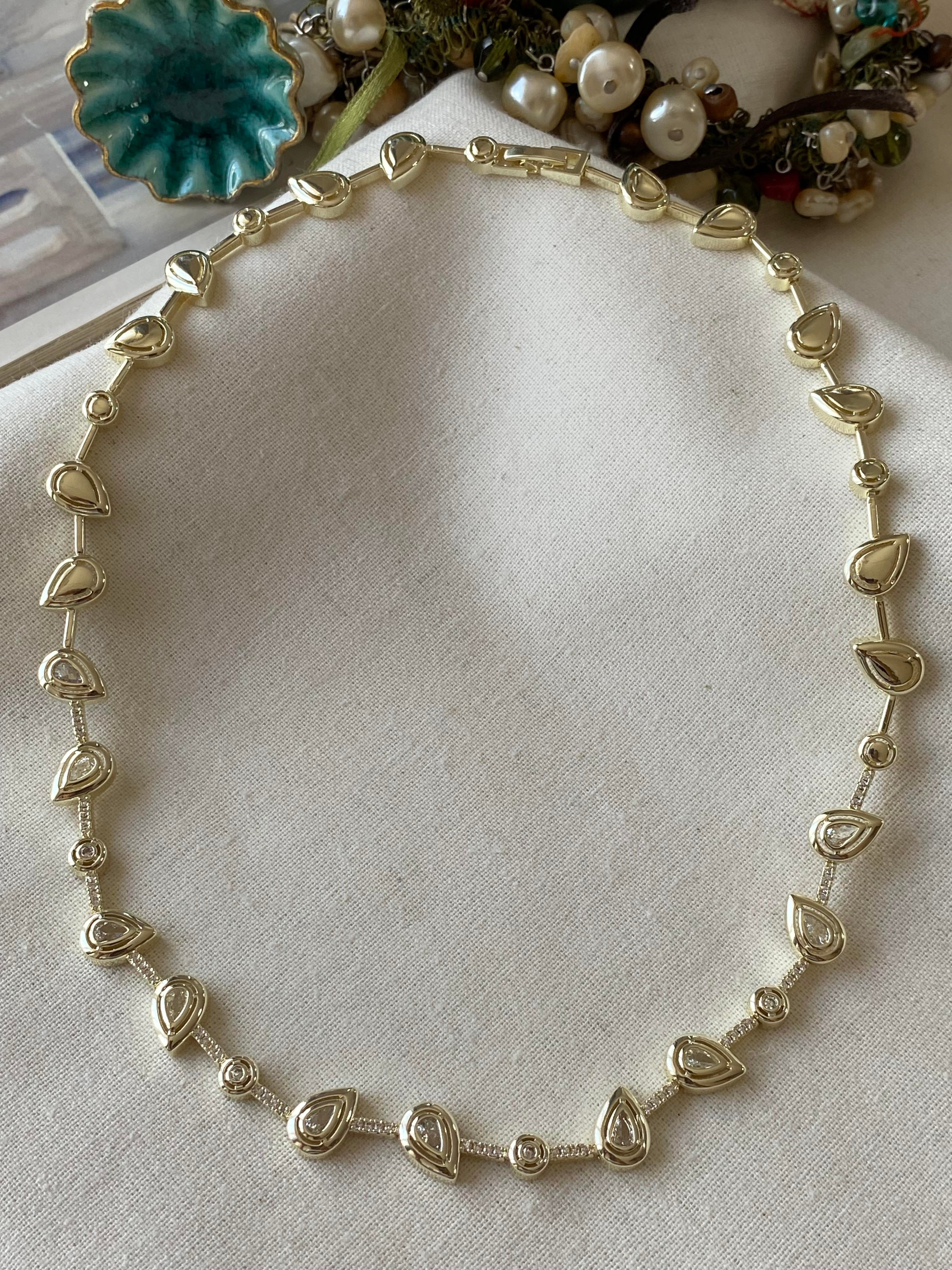 Özel Seri 14K Beyaz Taşlı Tamtur Kolye