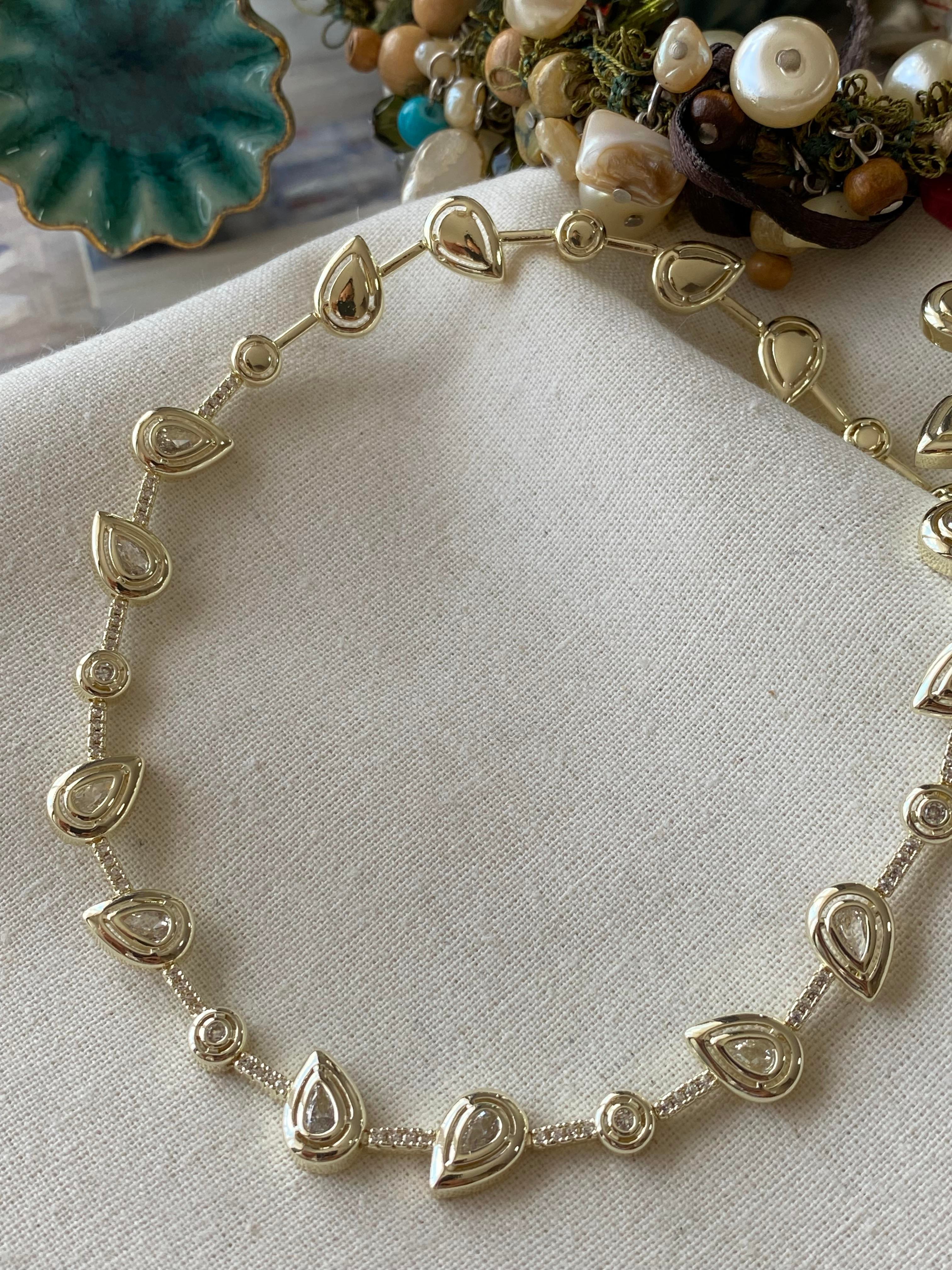 Özel Seri 14K Beyaz Taşlı Tamtur Kolye