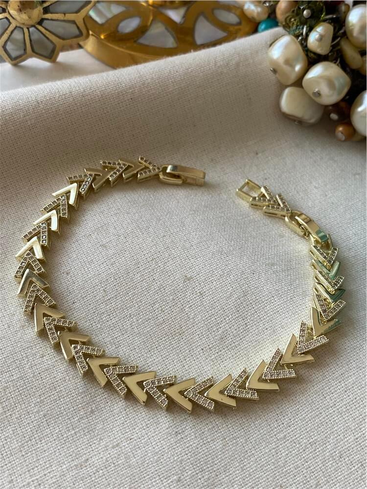 Özel Seri 14K Taşlı Arrow Model Bileklik