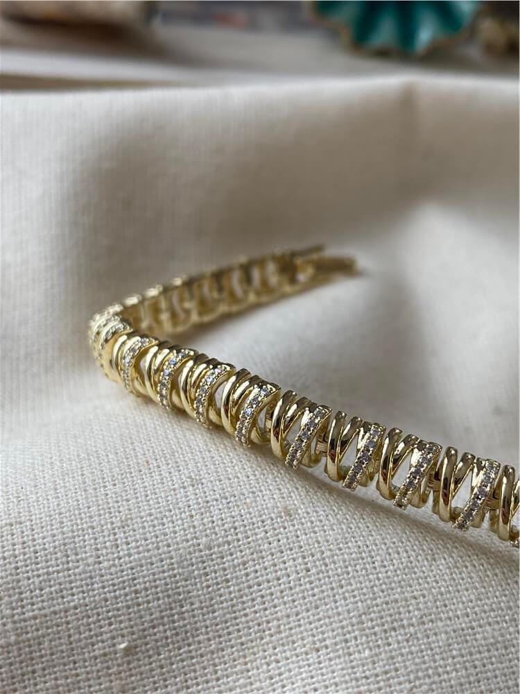 Özel Seri 14K Taşlı Çizgiler Bileklik