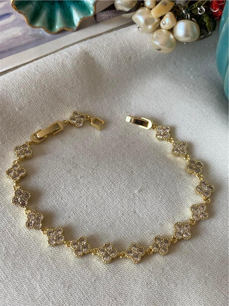 Özel Seri Taşlı Cleef Bileklik