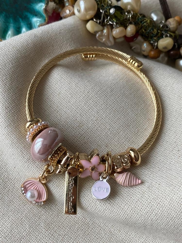 Pembe İnci Charmlı Bileklik