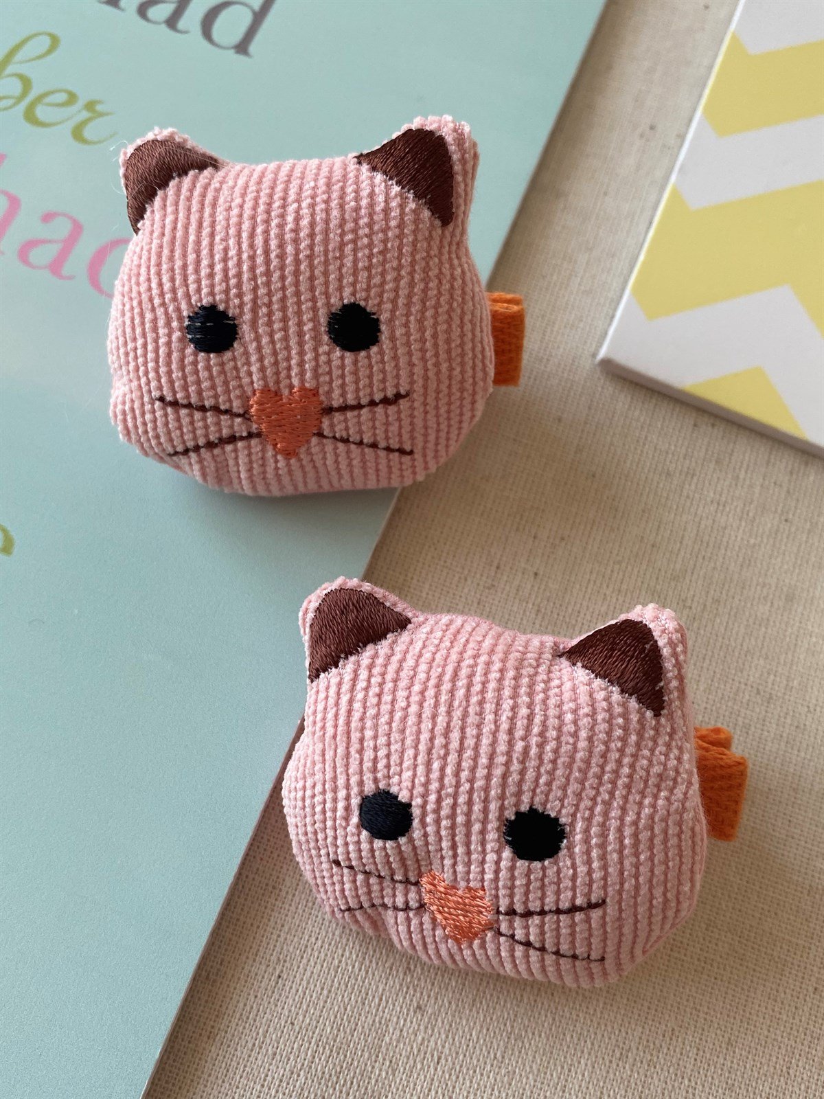 Pembe Kedi Toka