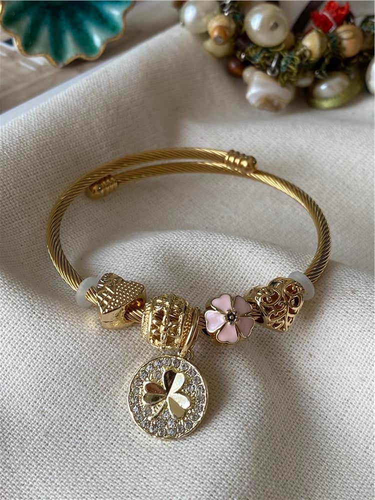 Pembe Nefel Charmlı Bileklik