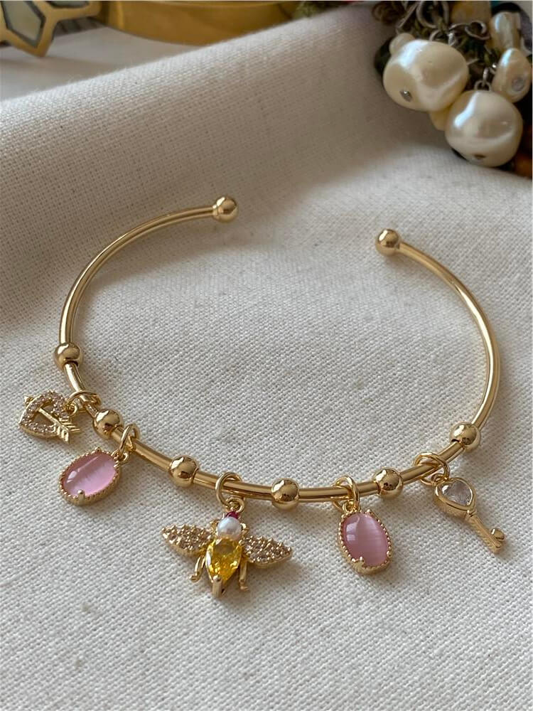 Pembe Taş ve Arı Sallantılı Bileklik