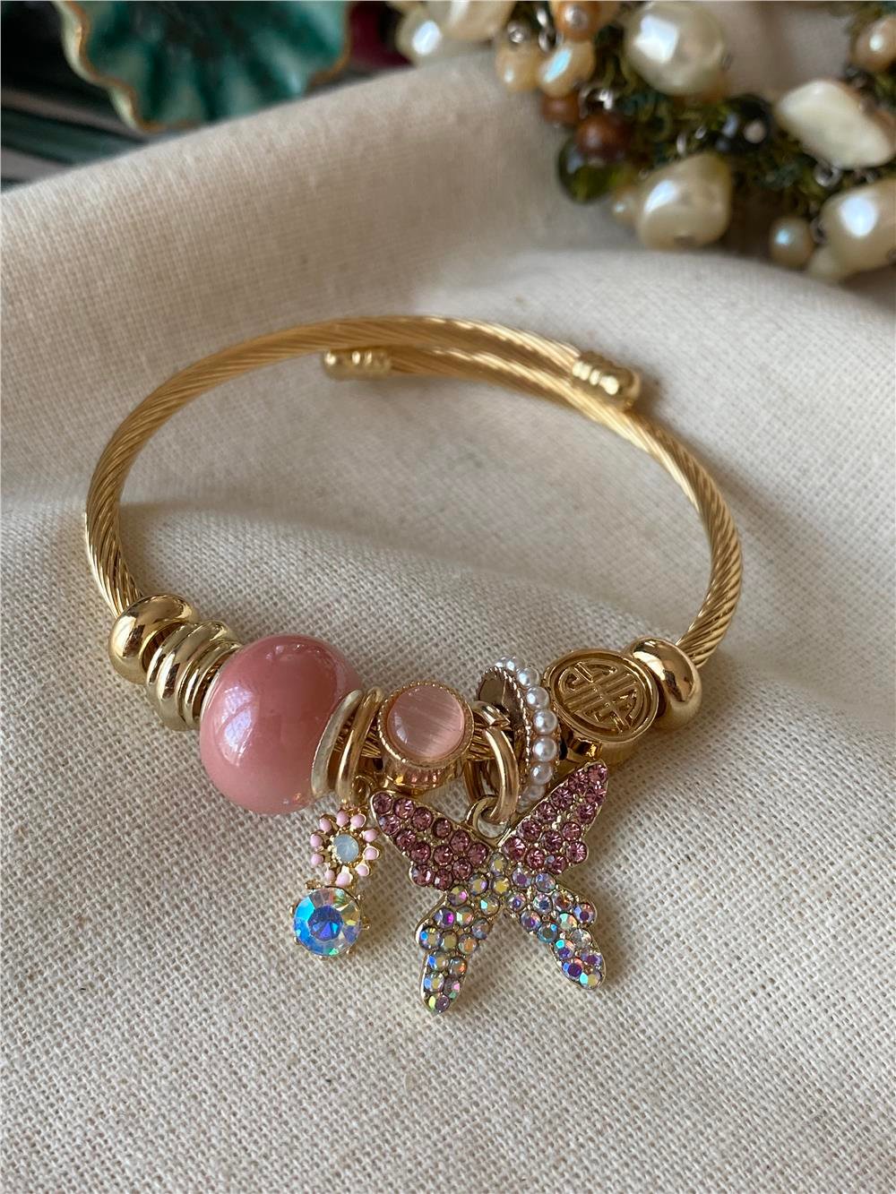 Pembe Taşlı Kelebek Charmlı Bileklik