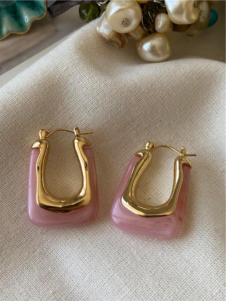 Pembe U Model Küpe