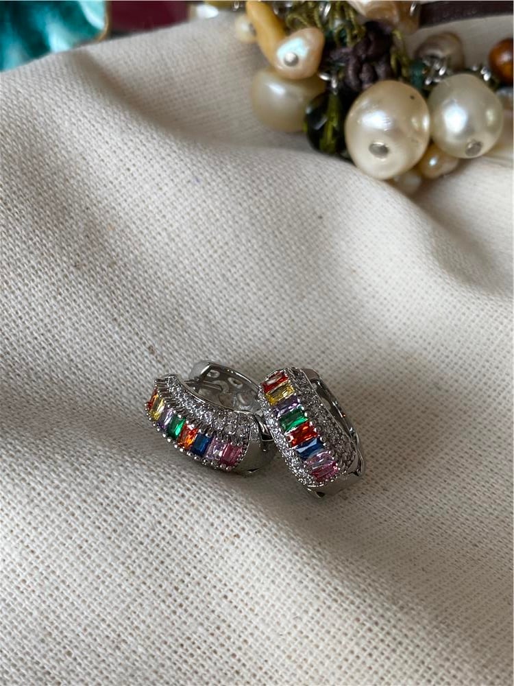 Renkli Taşlı Mini Küpe