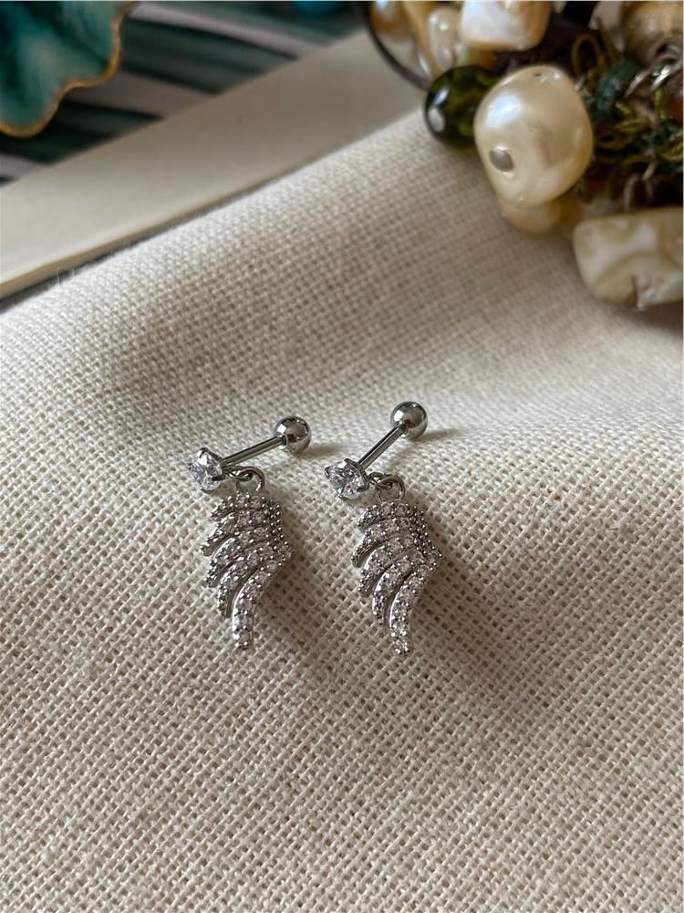 Sallanan Taşlı Kanat Piercing