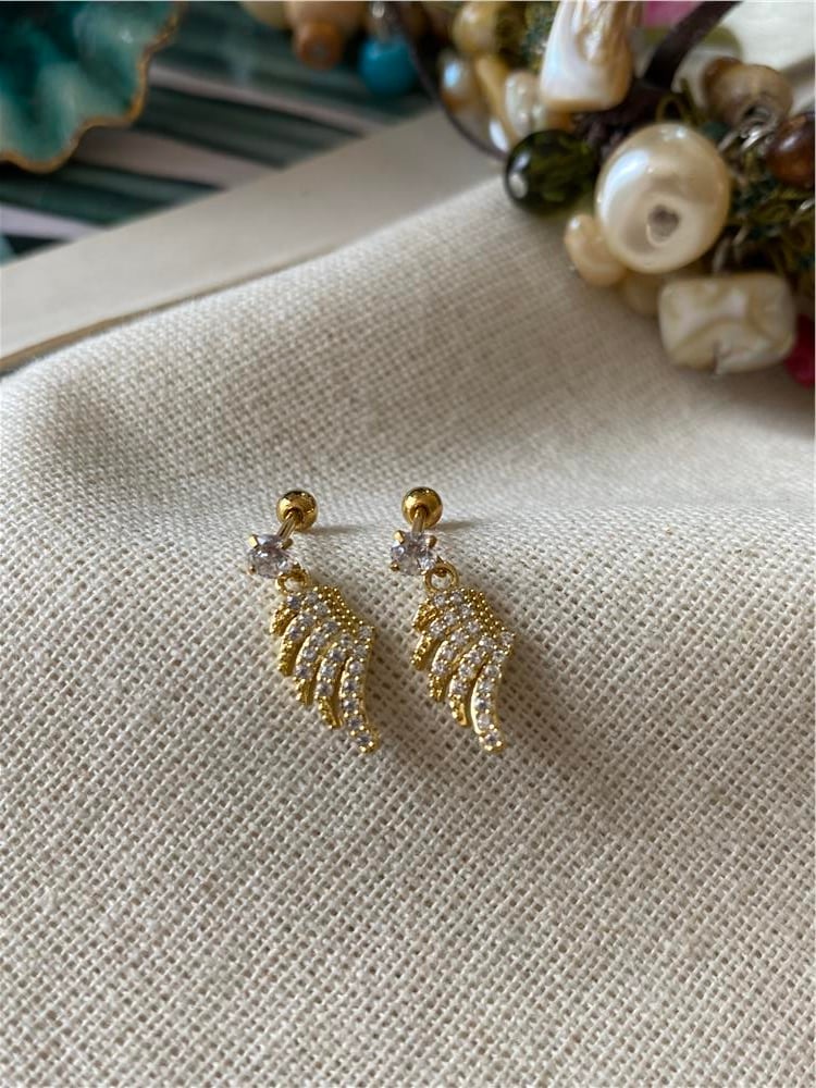 Sallanan Taşlı Kanat Piercing