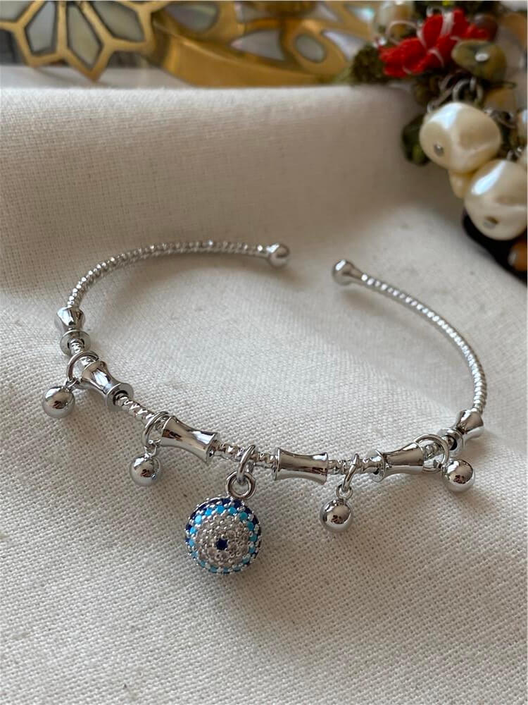 Silver Dorika ve Taşlı Göz Boncuk Sallantılı Bileklik