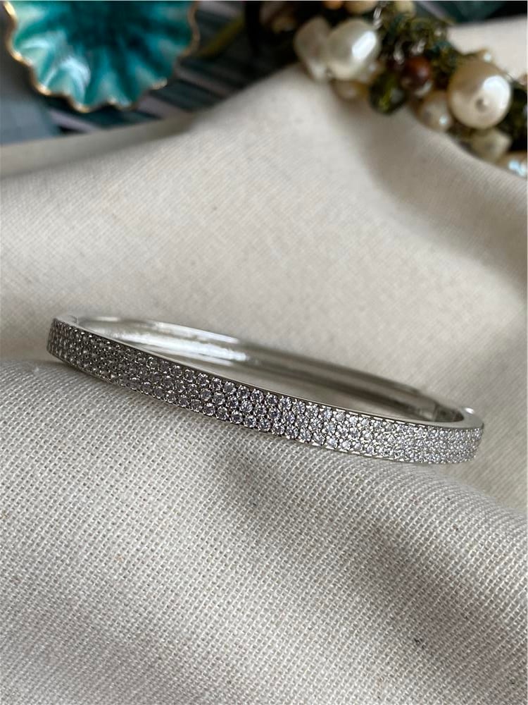 Silver Sıra Taşlı Kelepçe