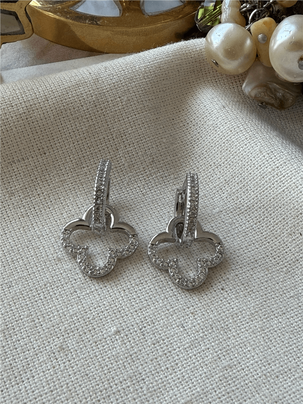 Silver Taşlı Cleef Charmlı Küpe