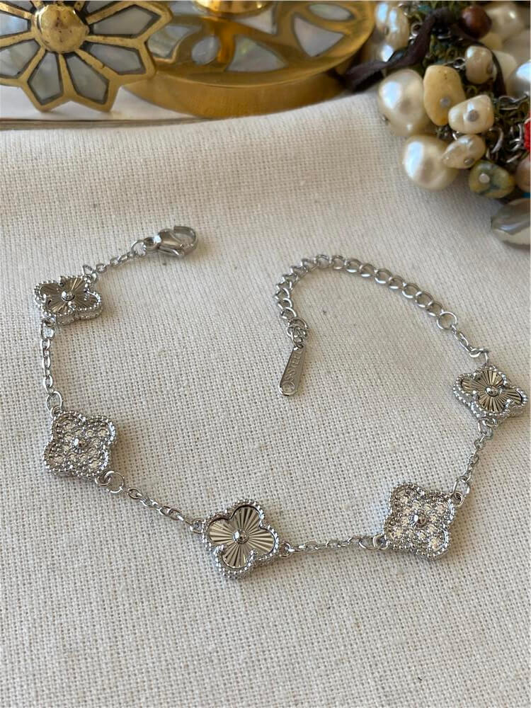Silver Taşlı Desenli Cleef Bileklik