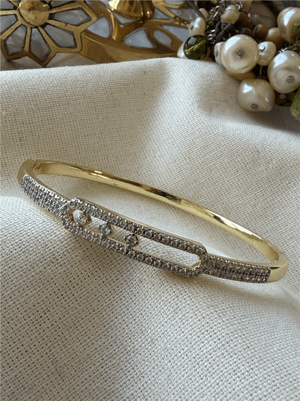 Silver Taşlı Messik Model Kelepçe