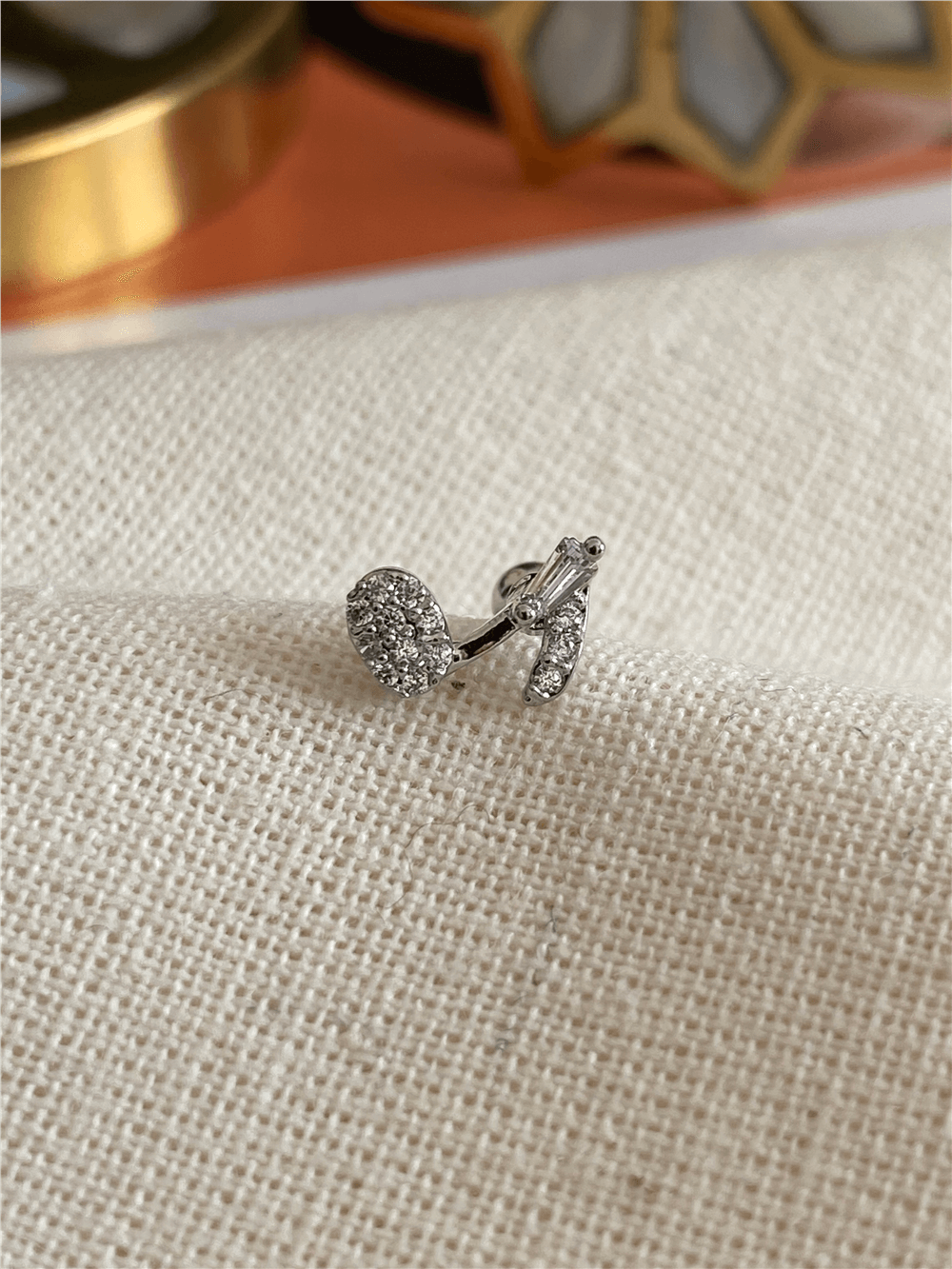 Silver Taşlı Nota Piercing
