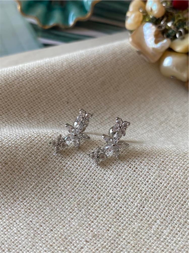 Sıralı Çiçekler Piercing