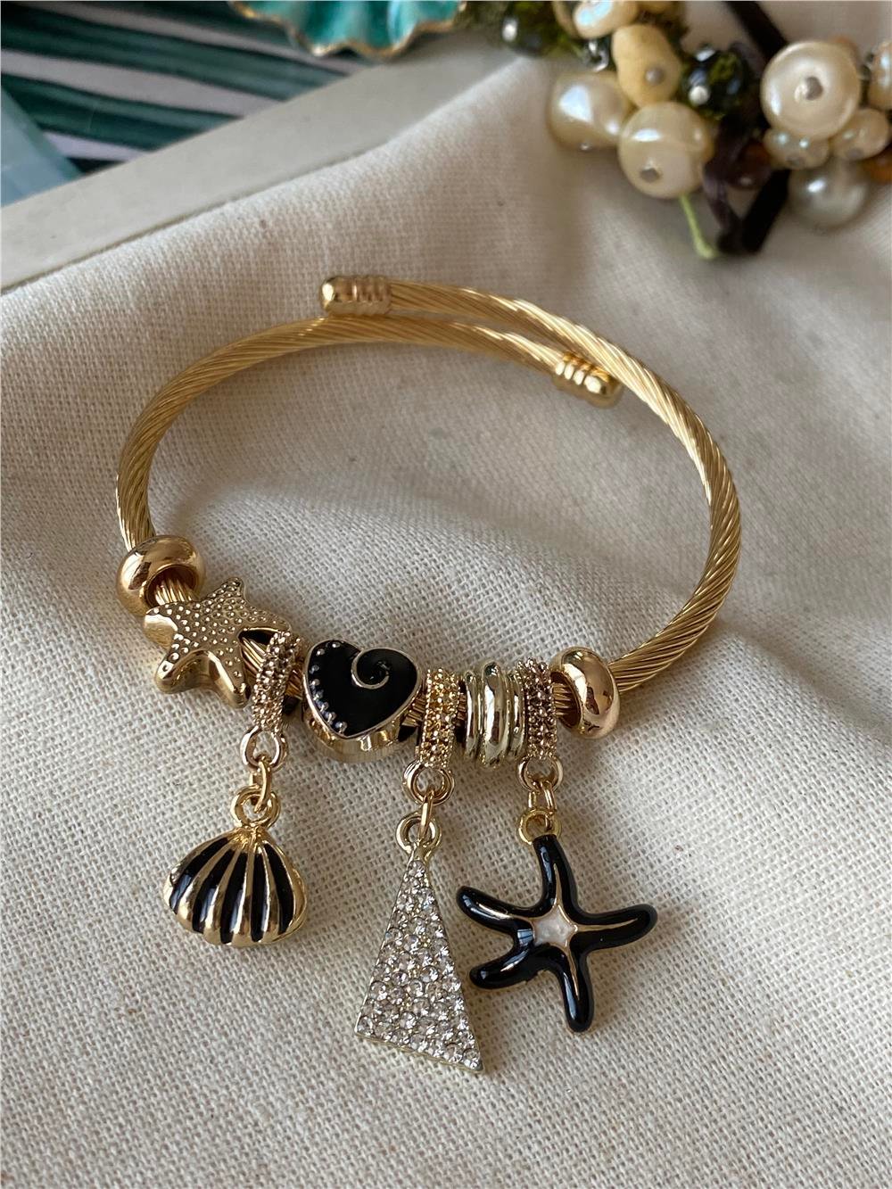 Siyah Denizyıldızı Charmlı Bileklik