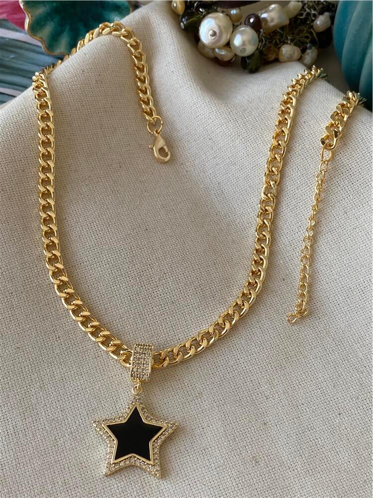 Taşlı Black Star Kolye