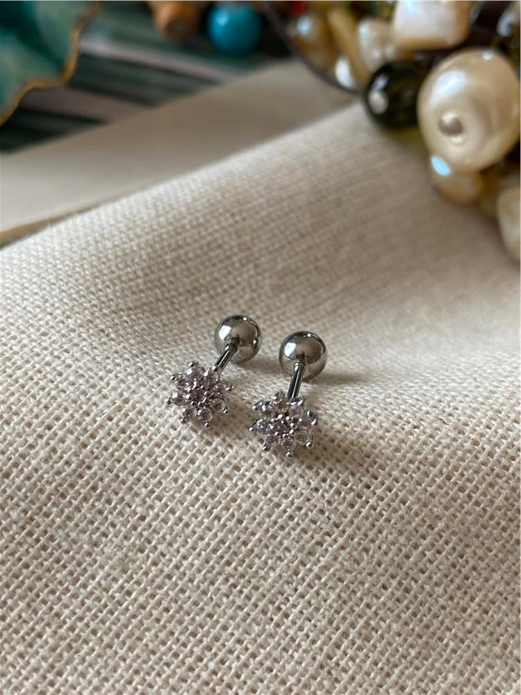 Taşlı Daisy Piercing