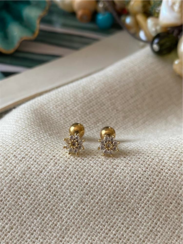 Taşlı Daisy Piercing
