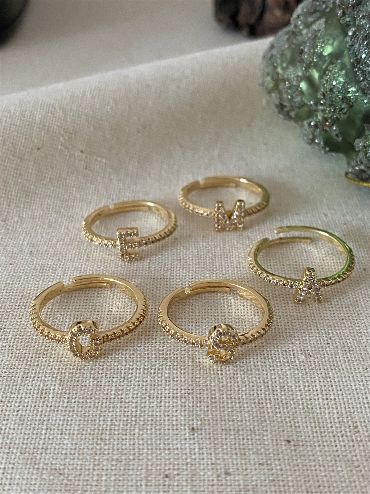 Taşlı Harf Yüzük Gold