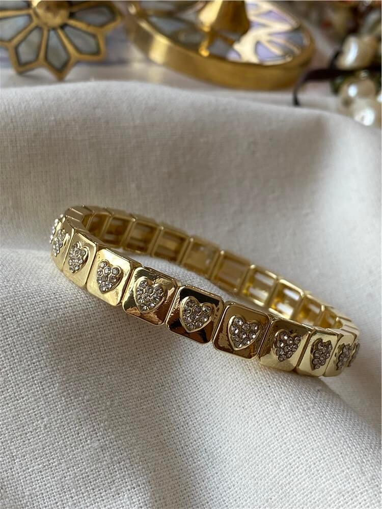 Taşlı Kalp Desenli Esnek Bileklik