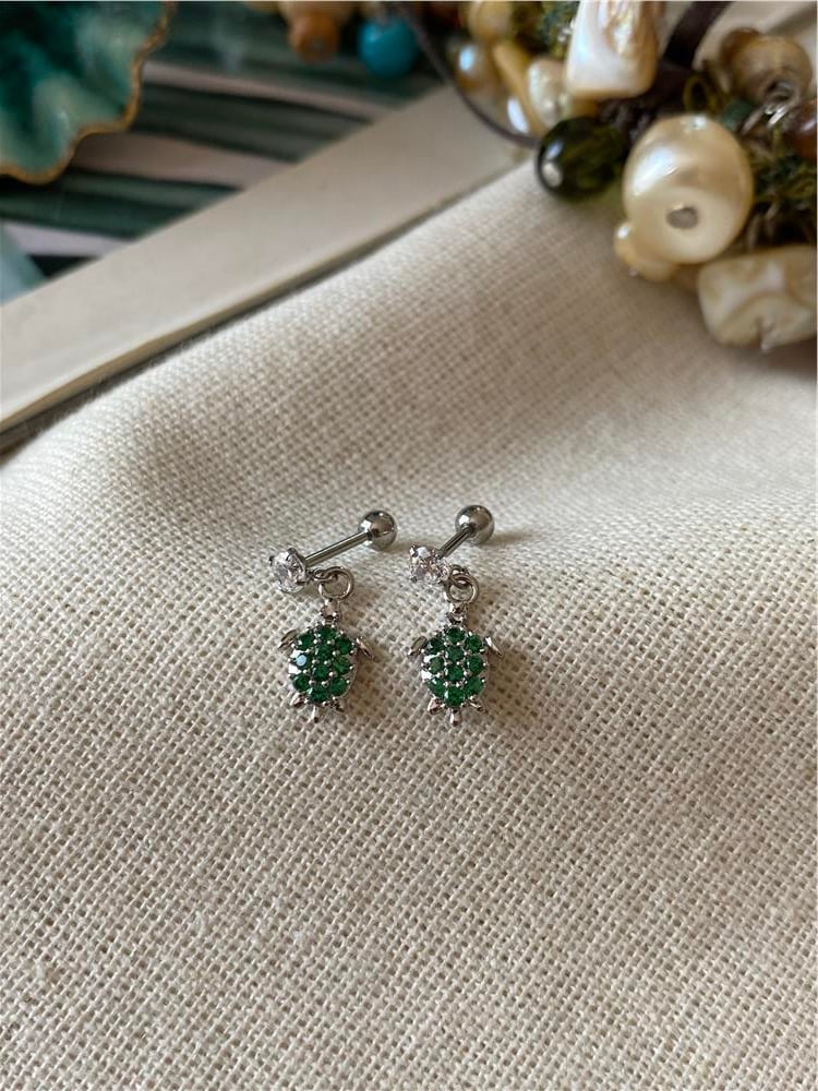 Taşlı Kaplumbağa Piercing