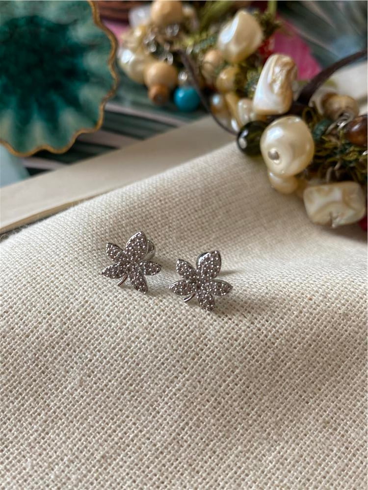 Taşlı Leaf Piercing