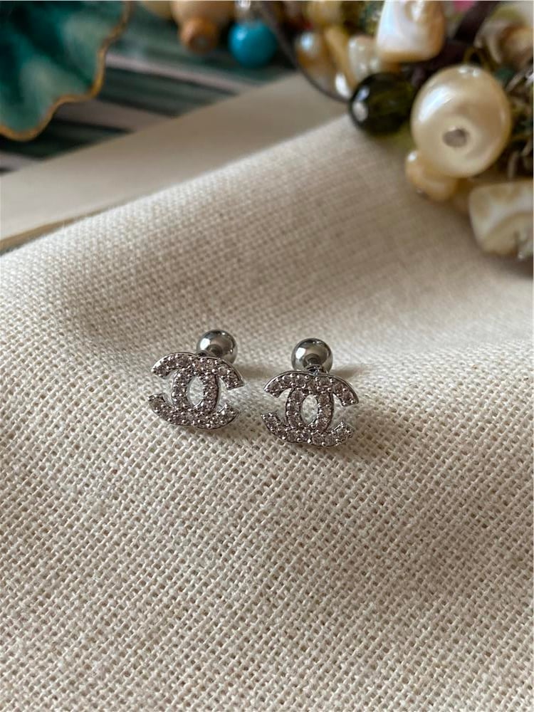 Taşlı Logo Piercing