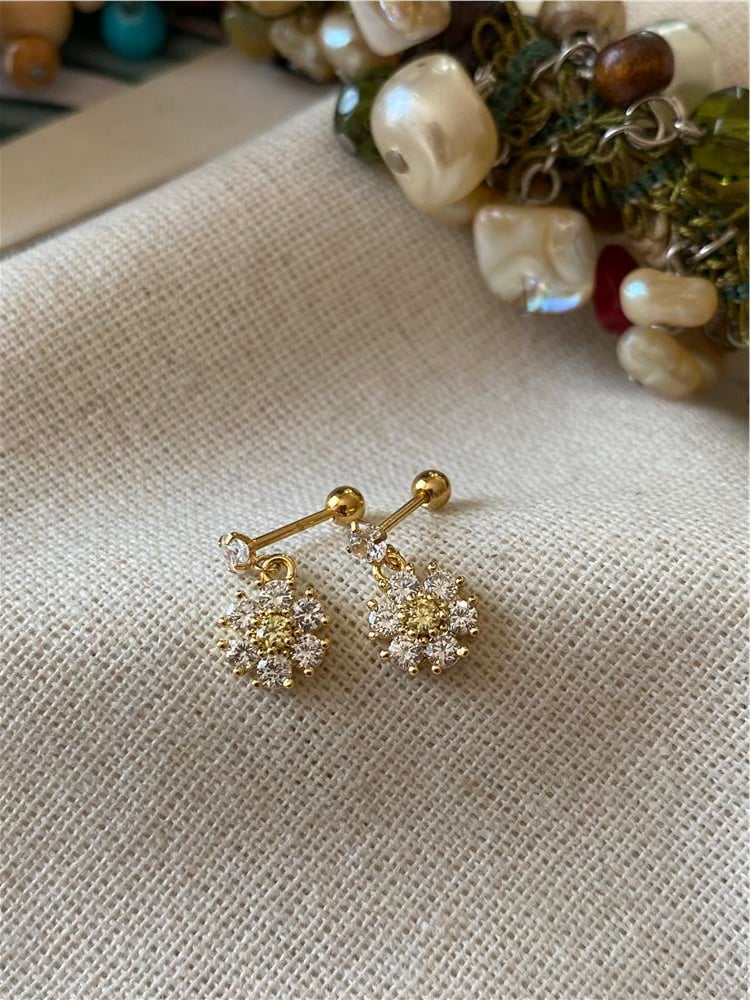 Taşlı Papatya Piercing