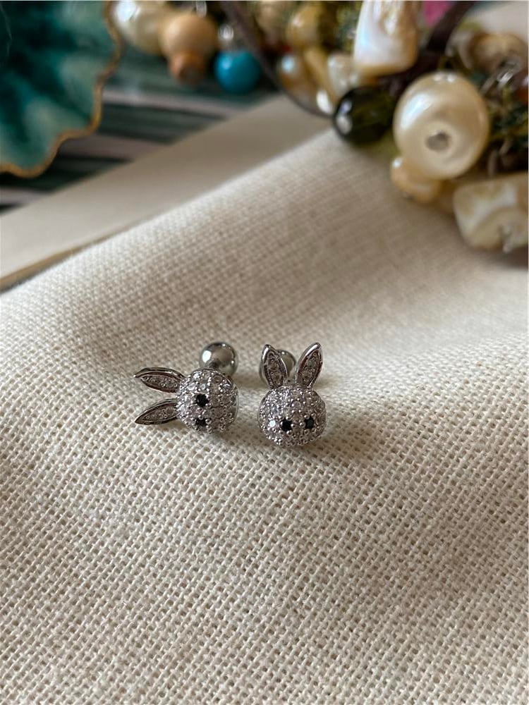 Taşlı Tavşan Piercing