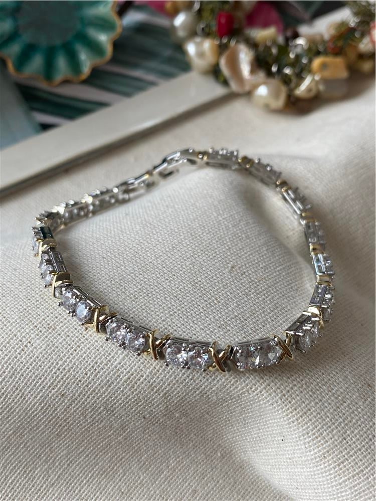 Taşlı XOXO Bileklik