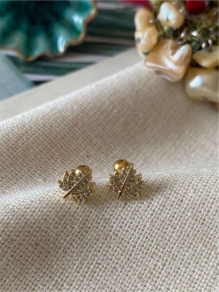 Taşlı Yaprak Piercing