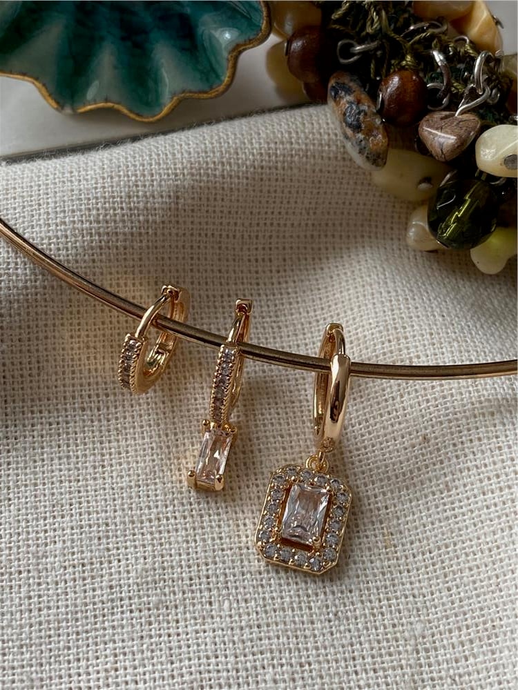 Üçlü Baget Taş Küpe