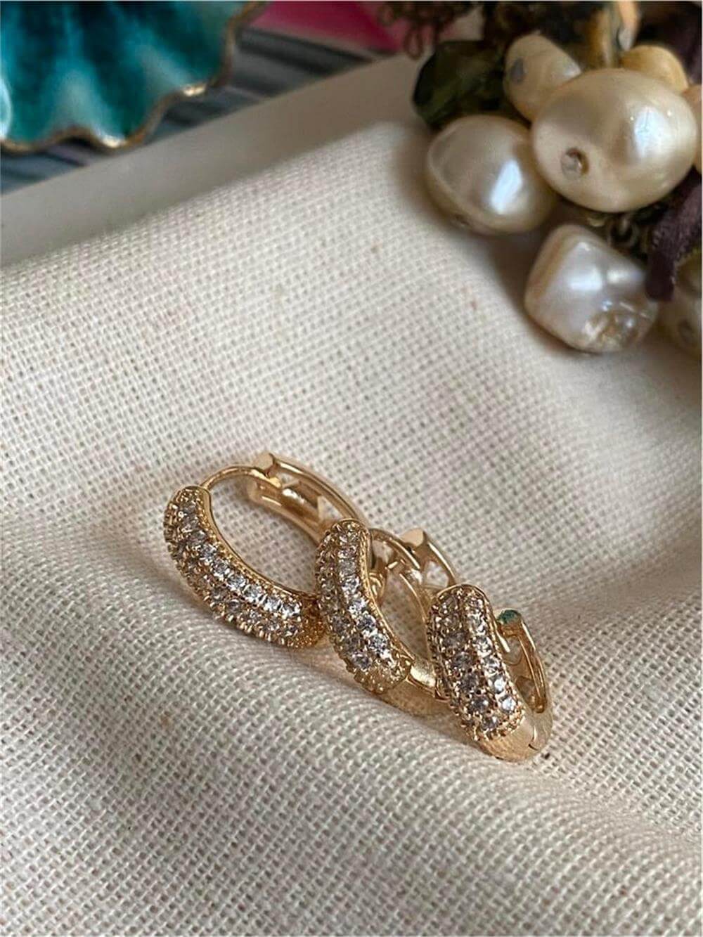 Üçlü Gold Taşlar Küpe