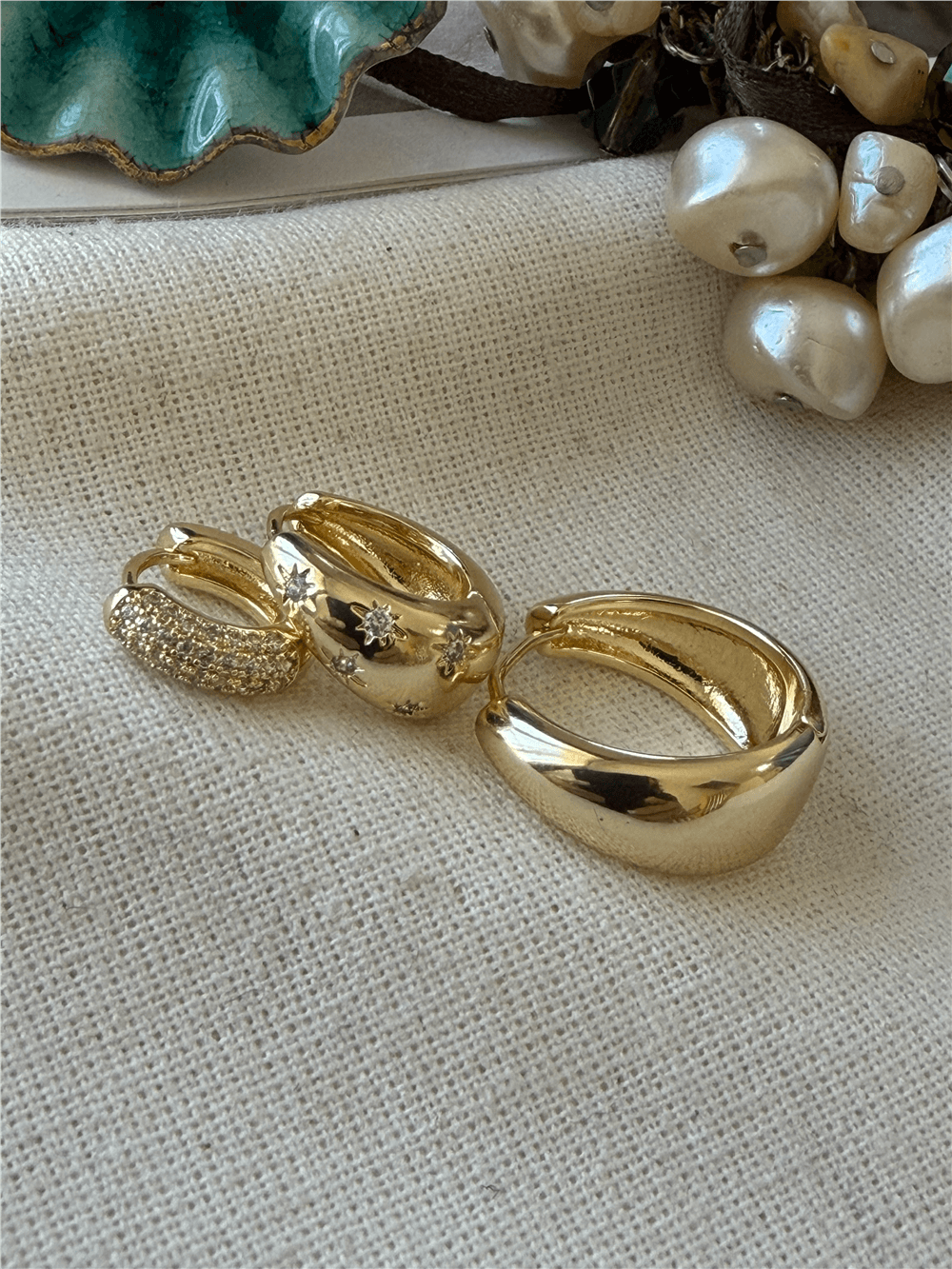 Üçlü Gold Taşlı Bombe Halka Küpe Seti
