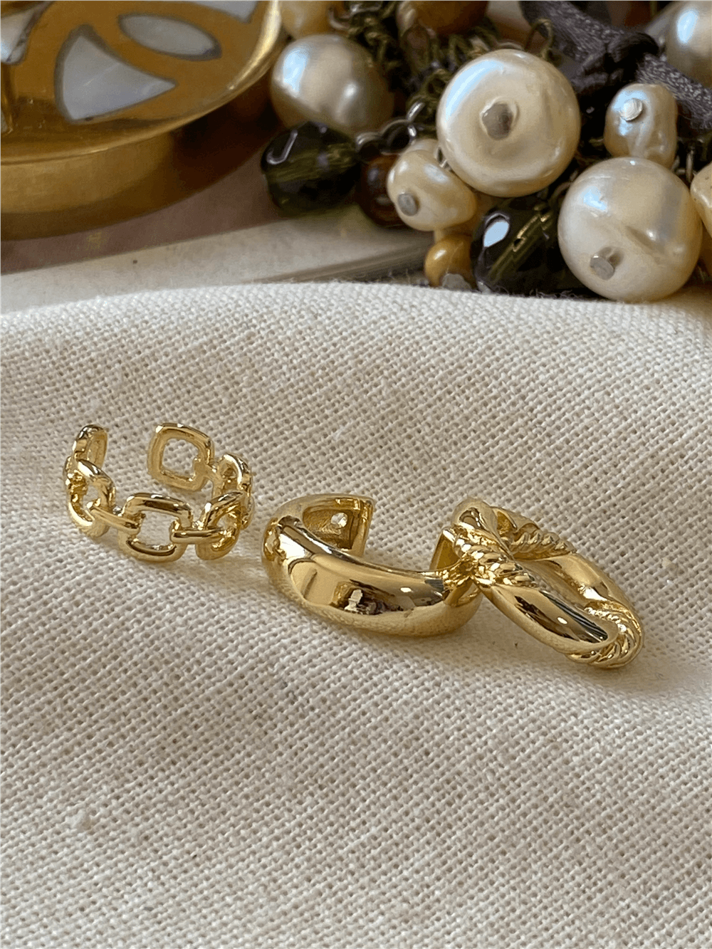 Üçlü Gold Zincir Desenli Kıkırdak Küpe