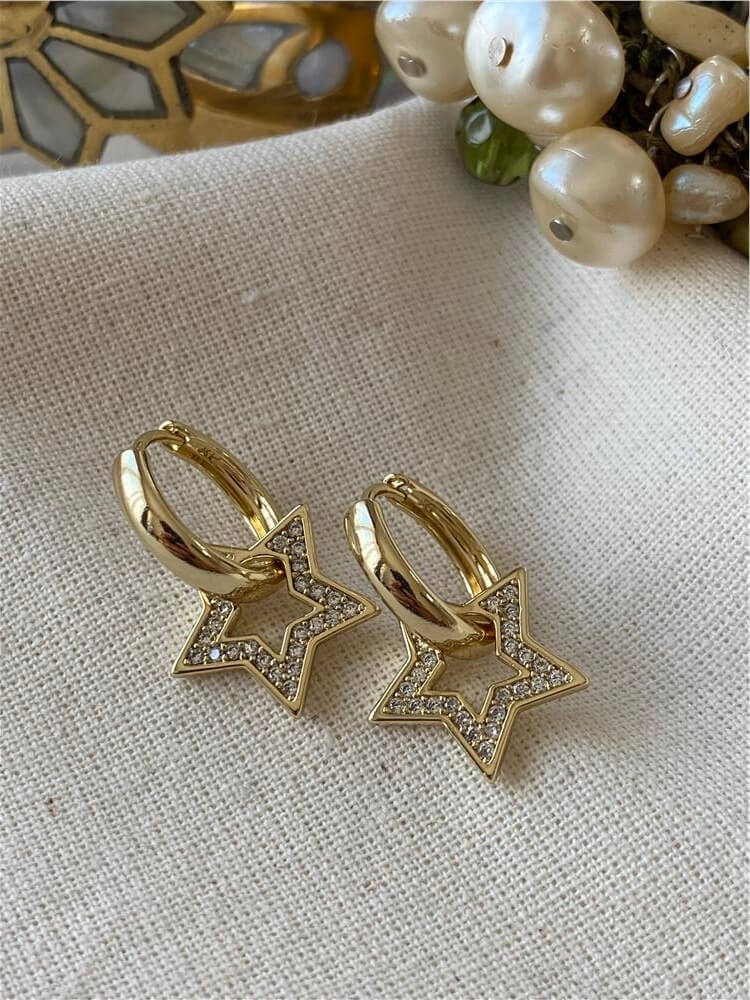 VIP 14K Beş Köşeli Taşlı Yıldız Charmlı Küpe