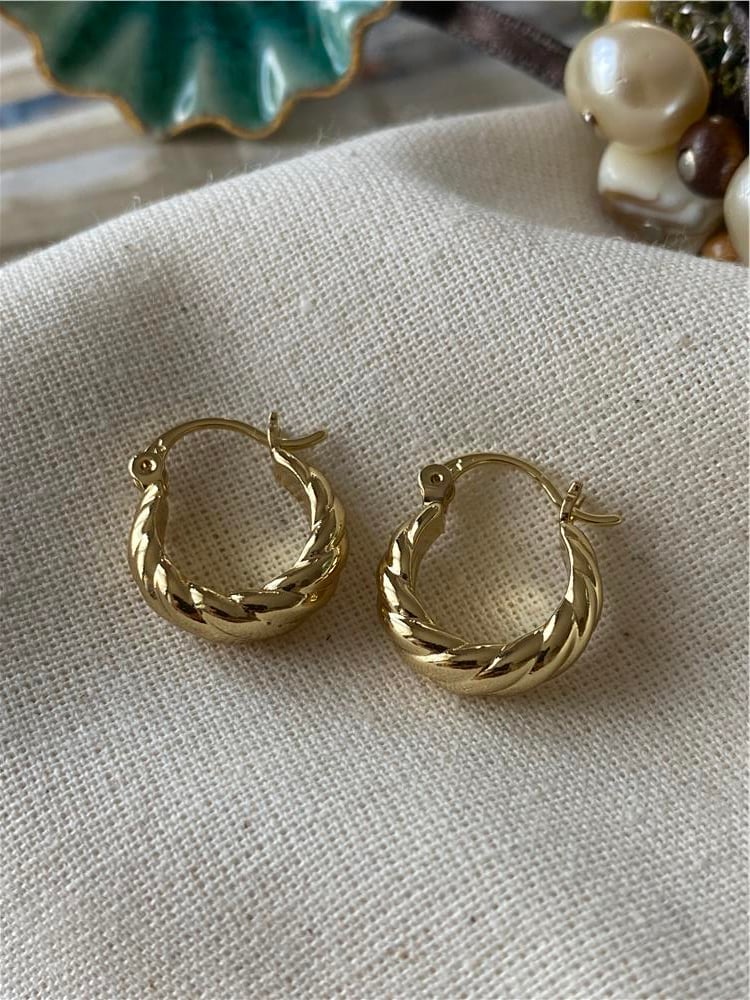 VIP 14K Burgu Küpe