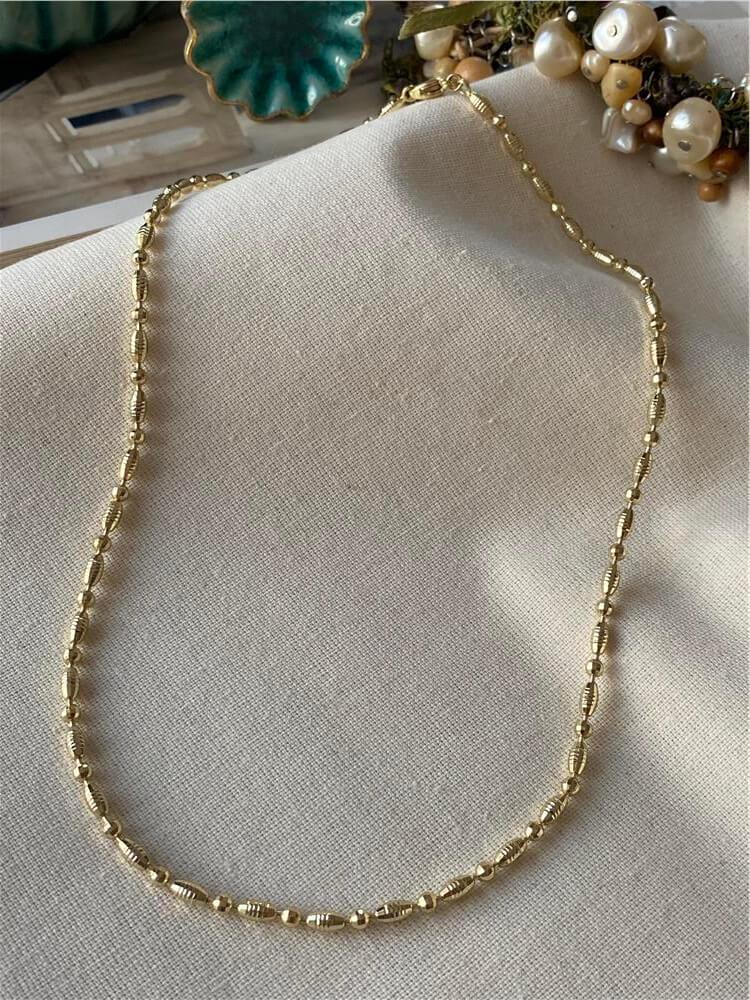VIP 14K Dorikalı Çizgili Badem Kolye