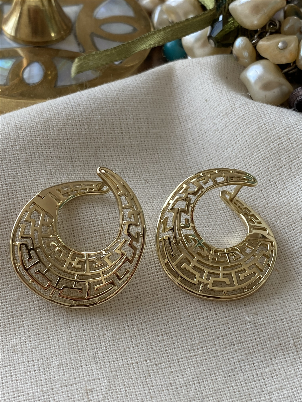 VIP 14K Greek Desenli Yuvarlak Küpe