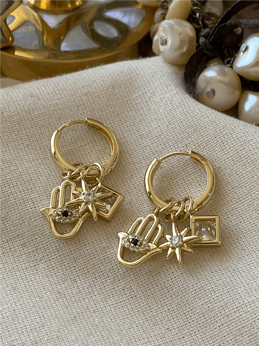 VIP 14K Hamsa Eli Charmlı Küpe